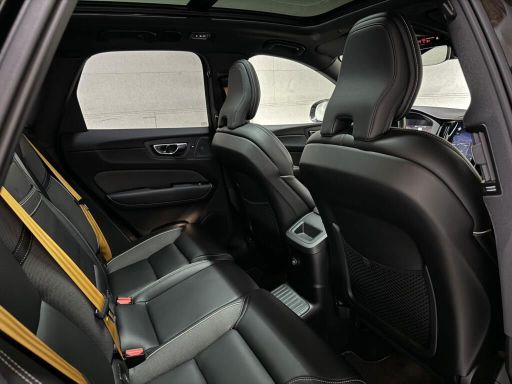 Volvo XC60 2.0 T8 AWD Polestar Engineered H/K Pano HUD ACC