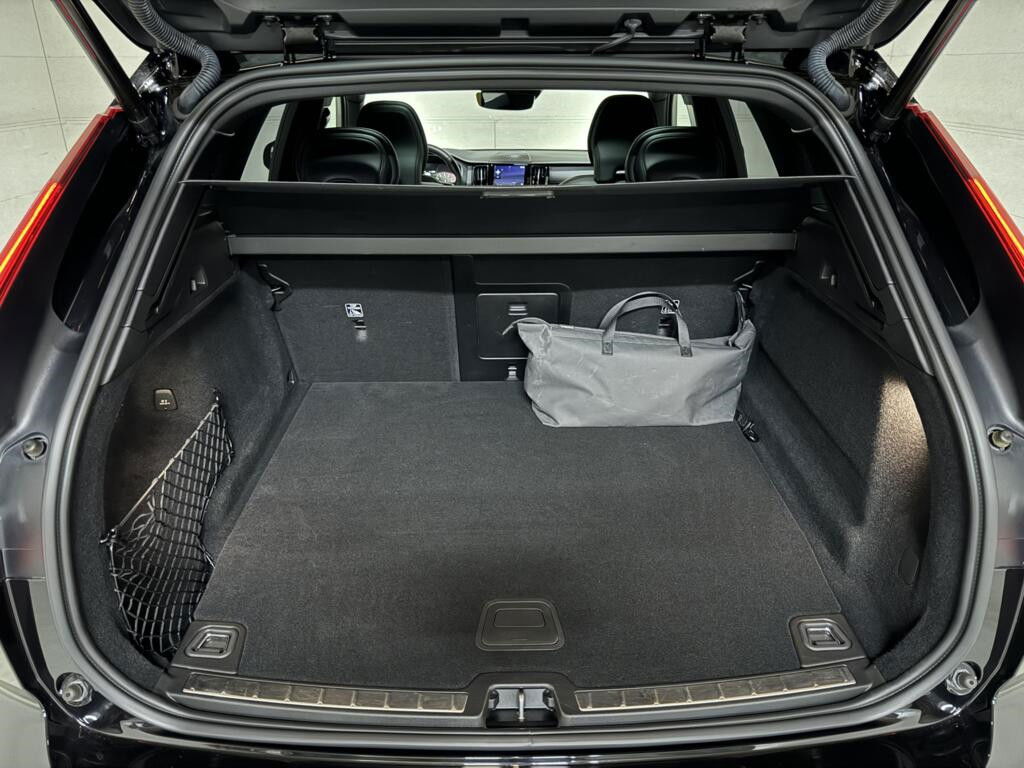 Volvo XC60 2.0 T8 AWD Polestar Engineered H/K Pano HUD ACC