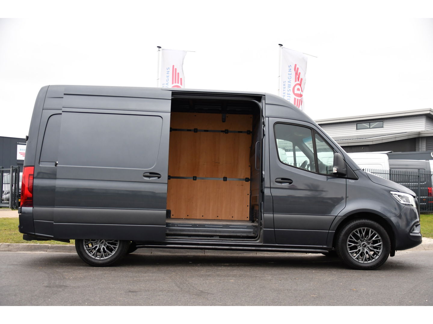 Mercedes-Benz Sprinter 317 1.9 CDI L2H2 RWD PB Edition Camera, Cruise, Carplay, LED, 170pk, Stoelverwarming, NAVI, Sensoren, Leder, Uniek!