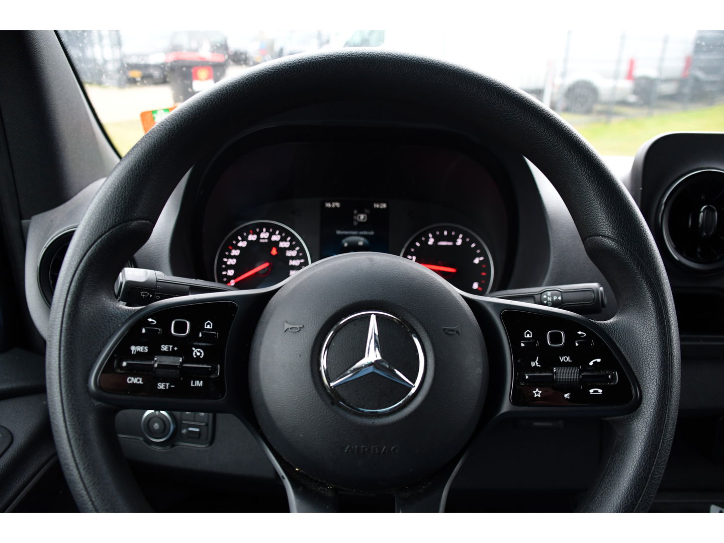 Mercedes-Benz Sprinter 317 1.9 CDI L2H2 RWD PB Edition Camera, Cruise, Carplay, LED, 170pk, Stoelverwarming, NAVI, Sensoren, Leder, Uniek!