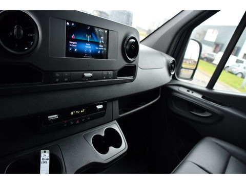 Mercedes-Benz Sprinter 317 1.9 CDI L2H2 RWD PB Edition Camera, Cruise, Carplay, LED, 170pk, Stoelverwarming, NAVI, Sensoren, Leder, Uniek!
