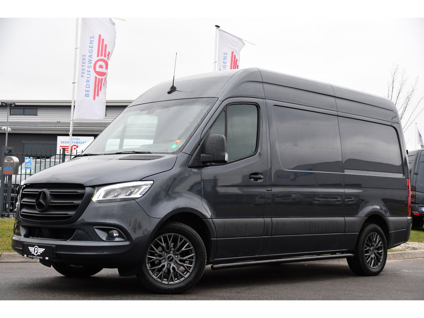 Mercedes-Benz Sprinter 317 1.9 CDI L2H2 RWD PB Edition Camera, Cruise, Carplay, LED, 170pk, Stoelverwarming, NAVI, Sensoren, Leder, Uniek!