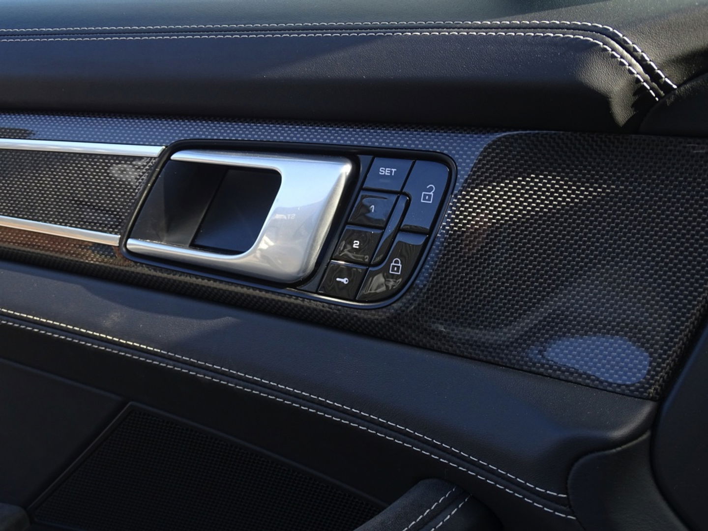 Porsche Panamera 4.0 V8 481PK GTS / carbon / alcantara / 360° / LED