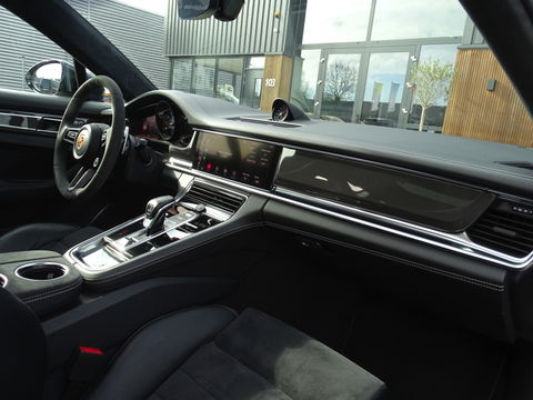 Porsche Panamera 4.0 V8 481PK GTS / carbon / alcantara / 360° / LED