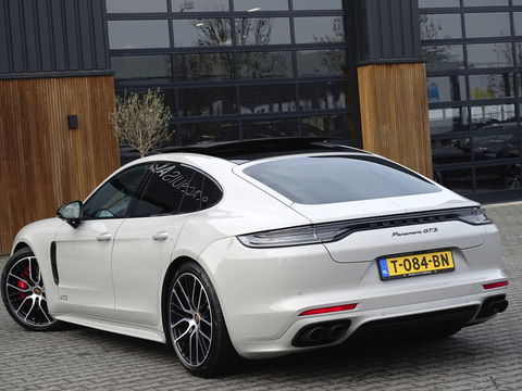 Porsche Panamera 4.0 V8 481PK GTS / carbon / alcantara / 360° / LED