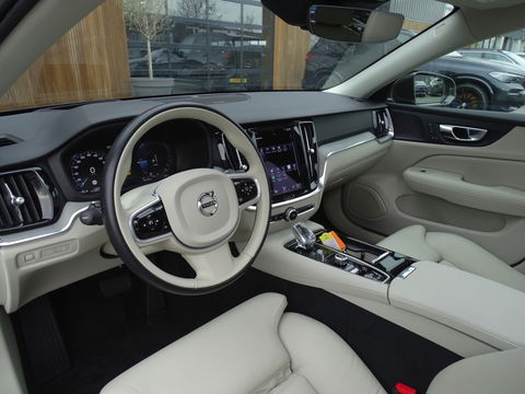 Volvo V60 2.0 T6 340PK AWD / R-Design / Inscription / LED