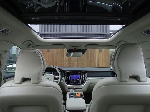 Volvo V60 2.0 T6 340PK AWD / R-Design / Inscription / LED