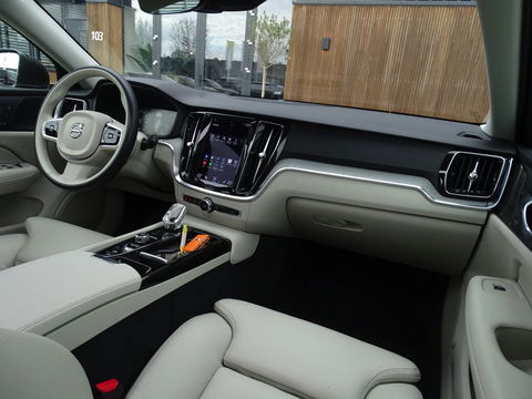 Volvo V60 2.0 T6 340PK AWD / R-Design / Inscription / LED