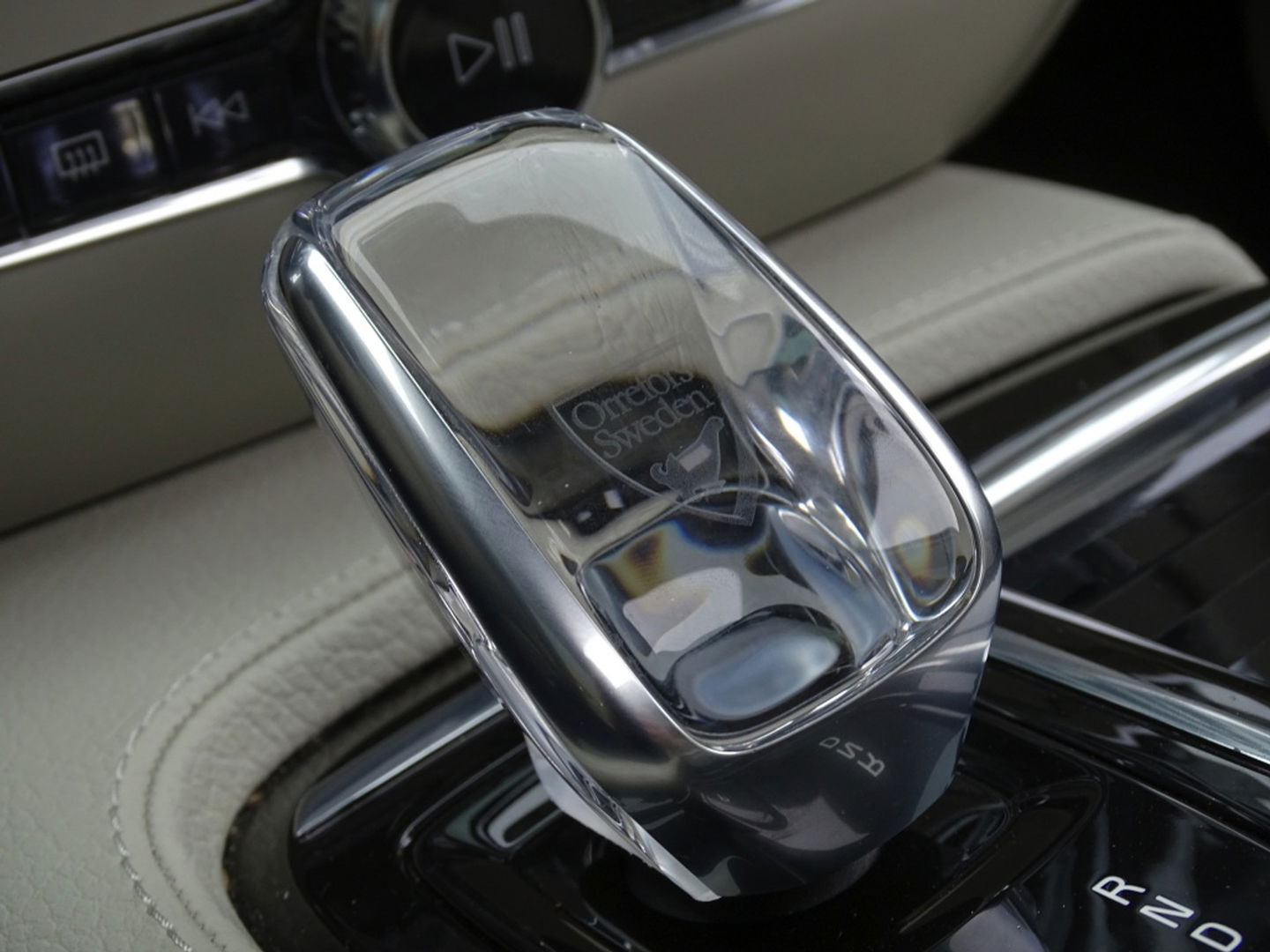 Volvo V60 2.0 T6 340PK AWD / R-Design / Inscription / LED