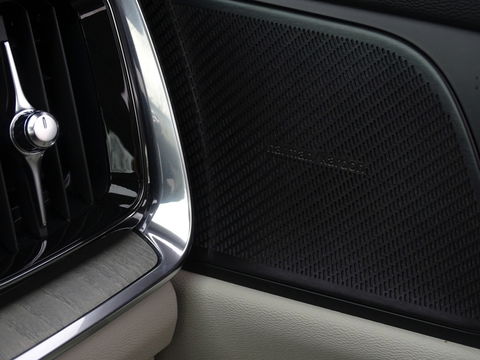 Volvo V60 2.0 T6 340PK AWD / R-Design / Inscription / LED