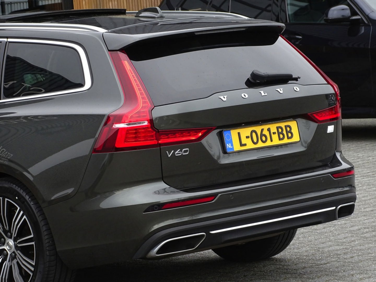 Volvo V60 2.0 T6 340PK AWD / R-Design / Inscription / LED