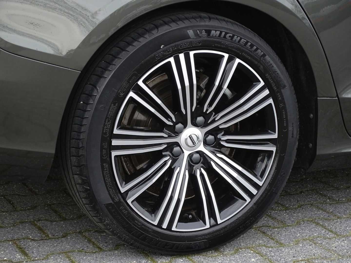 Volvo V60 2.0 T6 340PK AWD / R-Design / Inscription / LED