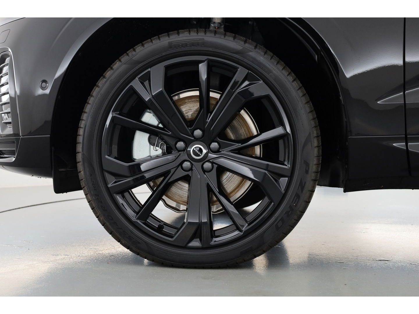 Volvo XC60 2.0 T6 Plug-in hybrid AWD Ultra Black Edition | Facelift | Pano | HUD | 360cam | Harman Kardon | Memory seats | Pilot Assist |