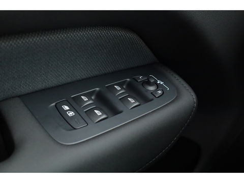 Volvo XC60 2.0 T6 Plug-in hybrid AWD Ultra Black Edition | Facelift | Pano | HUD | 360cam | Harman Kardon | Memory seats | Pilot Assist |