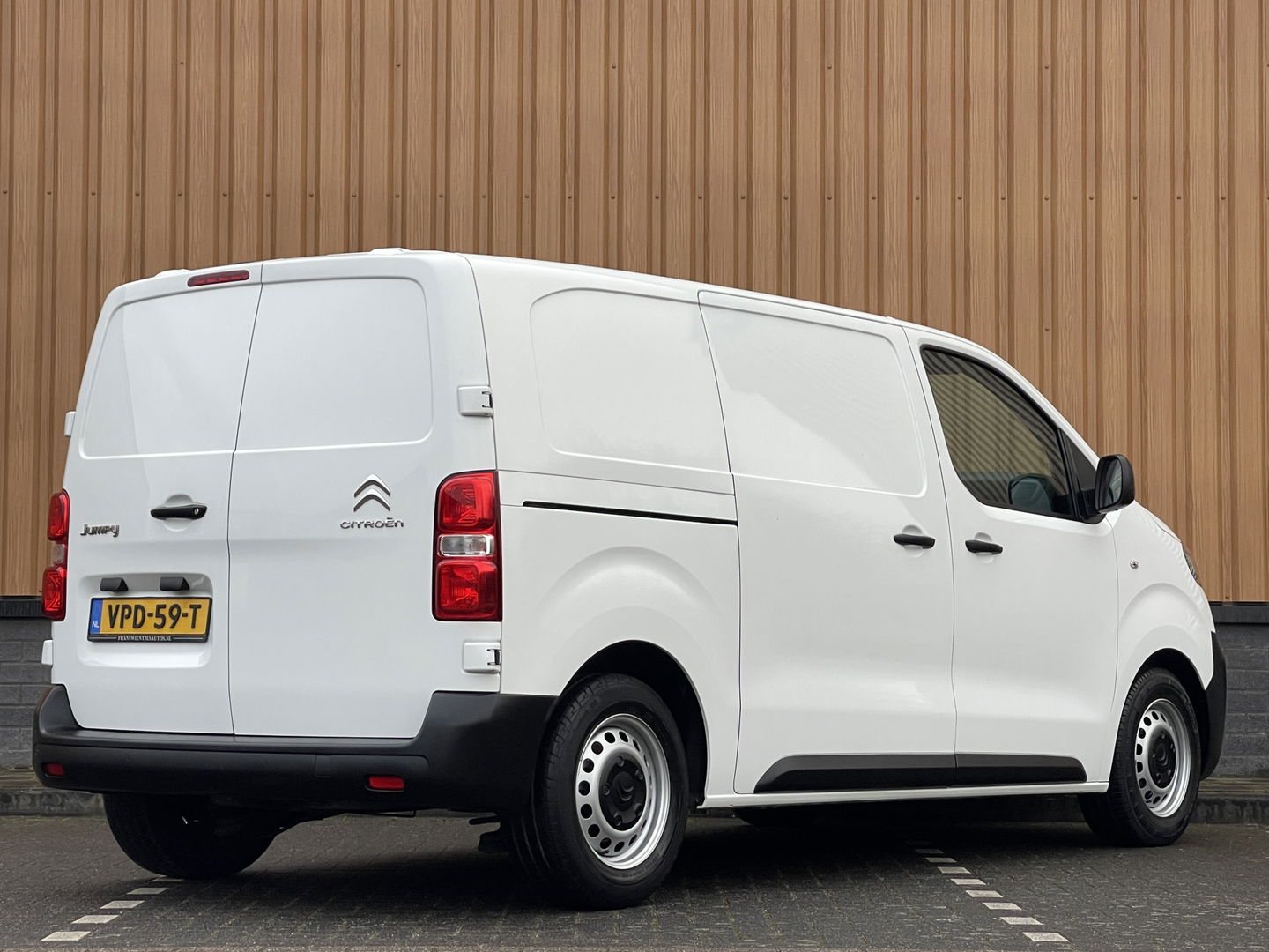 Citroën Jumpy 1.5 BlueHDI 100 M Club | Bijrijdersbank | Apple Carplay | Cruise Control | DAB | Airconditioning | Navigatie | Start/Stop Systeem |