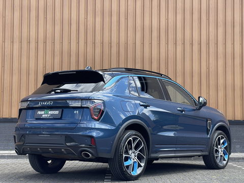 Lynk & Co 01 1.5 | Nieuw! | Trekhaak | Panoramadak | 360° graden camera | Adaptive Cruise Control | Keyless | Elektrische Bestuurdersstoel + Geheugen | Parkeersensoren | Apple Carplay | Android Auto | Infinit