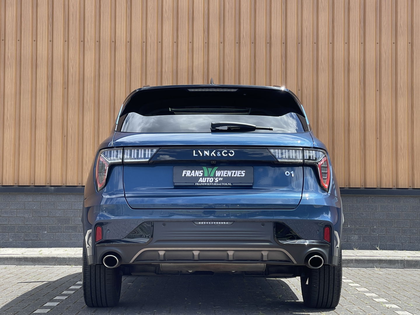 Lynk & Co 01 1.5 | NIEUW! | Panoramadak | 360° graden camera | Adaptive Cruise Control | Keyless | Elektrische Bestuurdersstoel + Geheugen | Parkeersensoren | Apple Carplay | Android Auto | Infinity Sound |