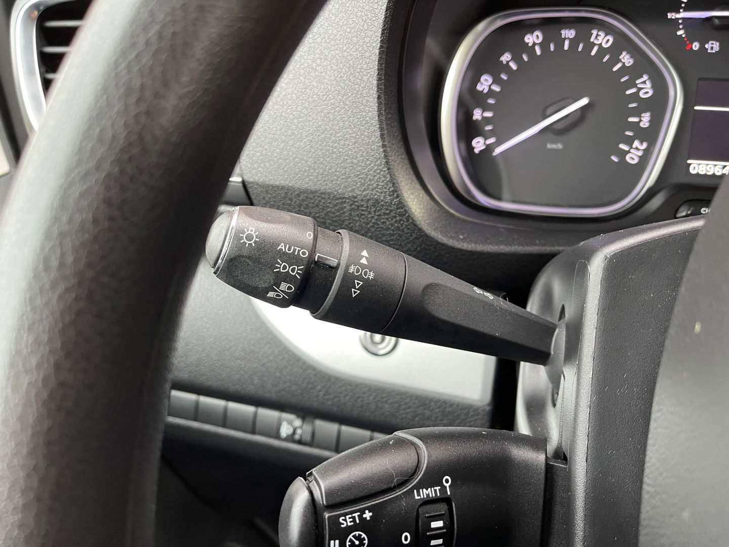 Peugeot Expert Traveller 8P 2.0 BlueHDi 150 Business Long S&S | Exportprijs | Cruise Control | Parkeersensoren Achter | Apple Carplay/Android Auto | Navigatie | Airconditioning | Bluetooth |