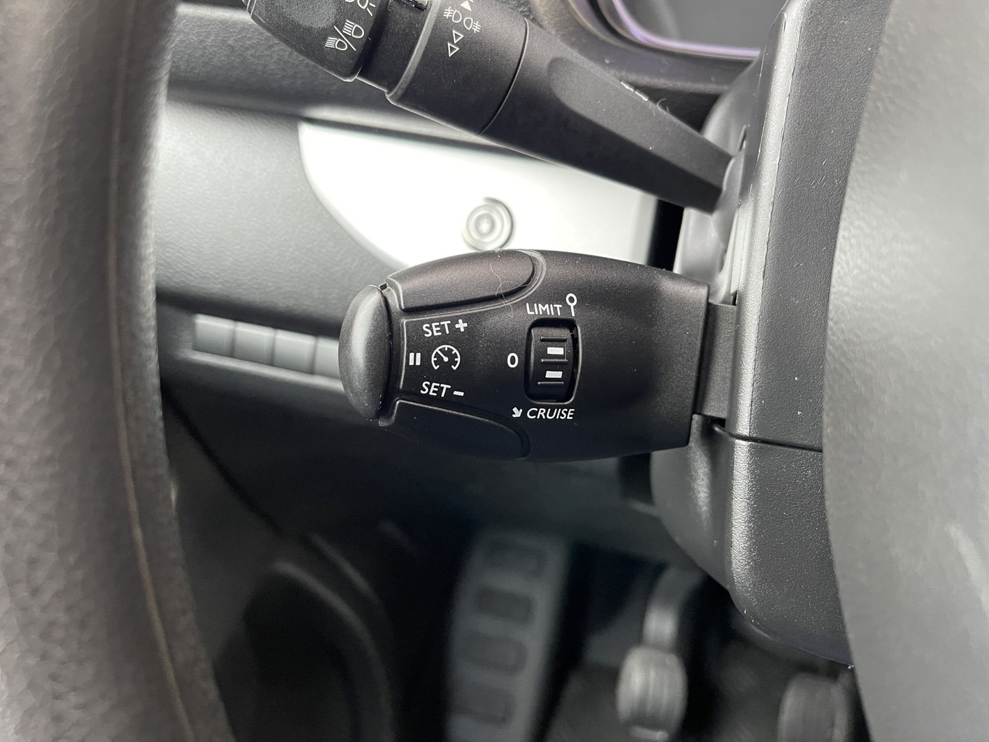 Peugeot Expert Traveller 8P 2.0 BlueHDi 150 Business Long S&S | Exportprijs | Cruise Control | Parkeersensoren Achter | Apple Carplay/Android Auto | Navigatie | Airconditioning | Bluetooth |