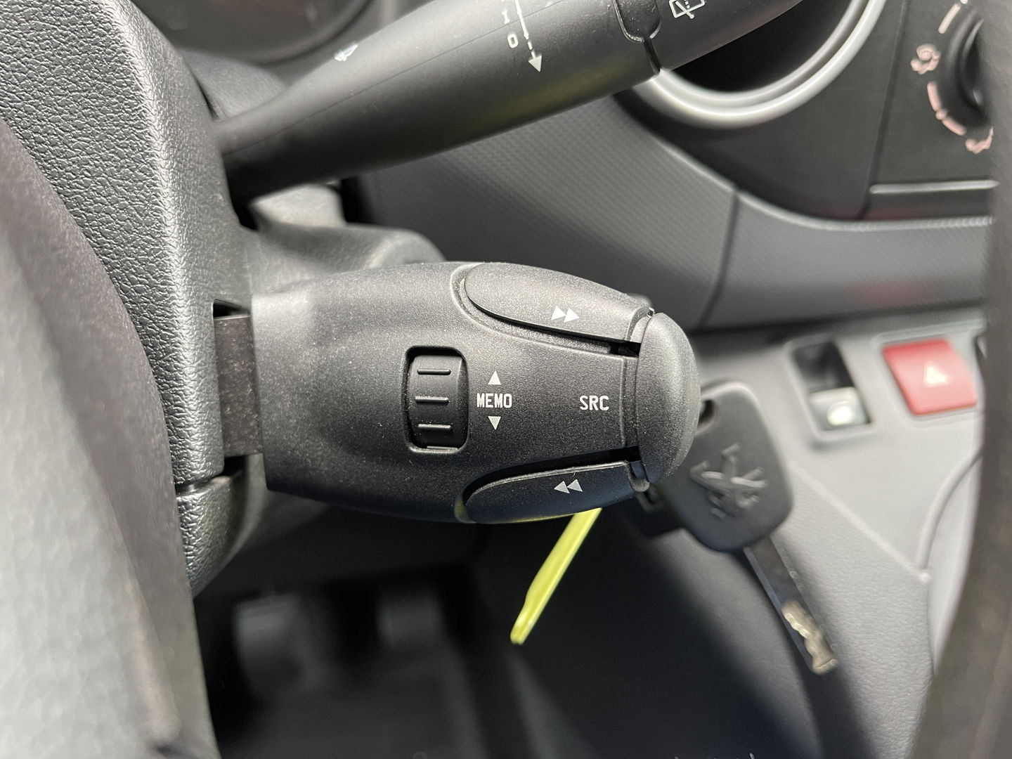 Peugeot Partner 1.6 BlueHDi 75 L1 Premium | Marge | Apple Carplay | Dealer Onderhouden | Airconditioning | Cruise Control | Navigatie | Radio | Elektrische Ramen |