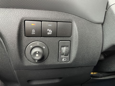 Peugeot Partner 1.6 BlueHDi 75 L1 Premium | Marge | Apple Carplay | Dealer Onderhouden | Airconditioning | Cruise Control | Navigatie | Radio | Elektrische Ramen |