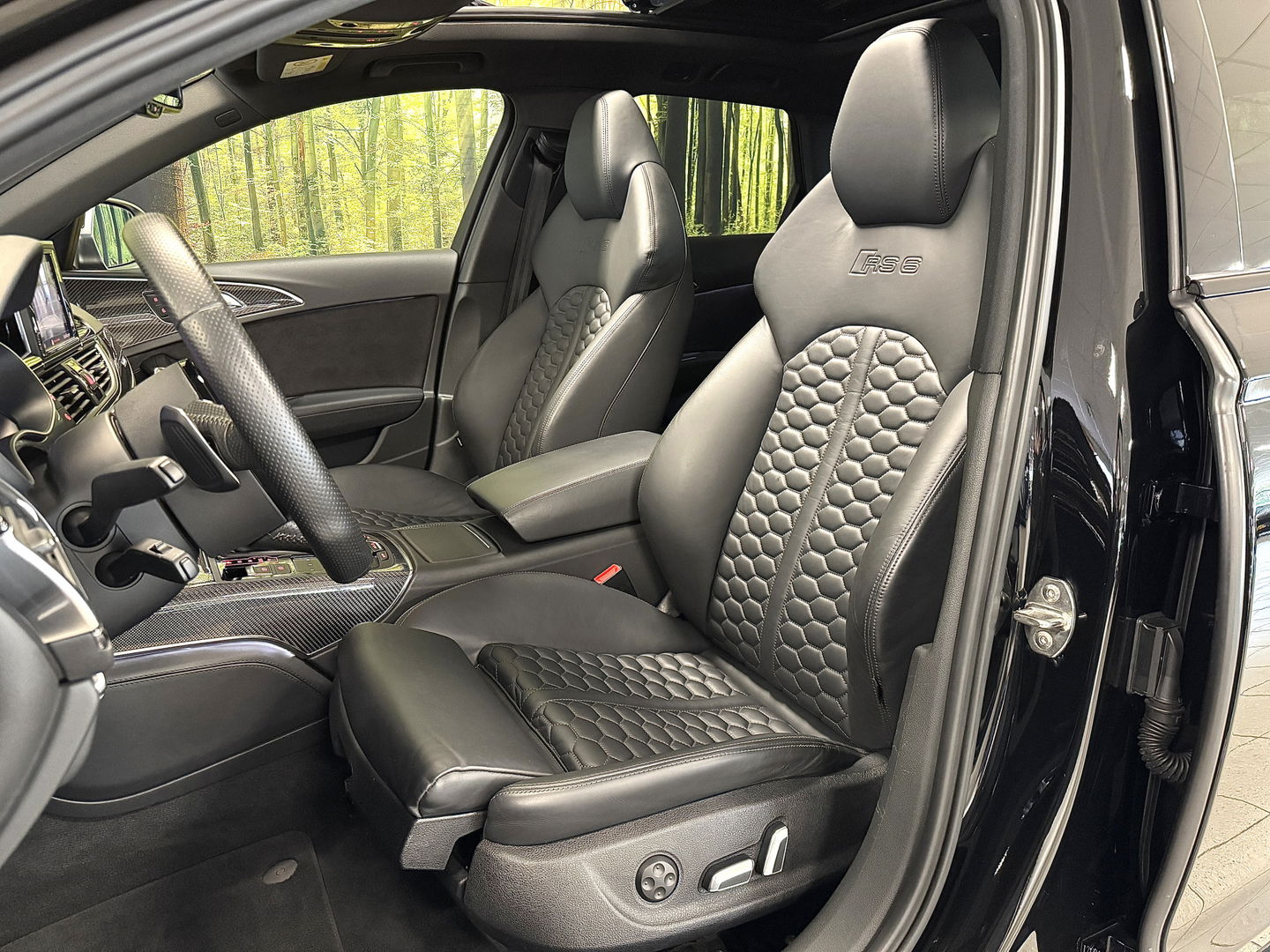 Audi RS6 4.0 TFSI Quattro Performance Pro Line Plus | 605 PK! | Keramische Remmen | Panoramadak | Leder | Apple Carplay | Android Auto | Adaptieve Cruise Control | Dodehoek Sensor | Lane Assist | Bose | 360° Graden Camera |