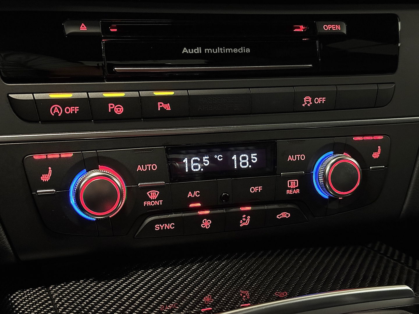 Audi RS6 4.0 TFSI Quattro Performance Pro Line Plus | 605 PK! | Keramische Remmen | Panoramadak | Leder | Apple Carplay | Android Auto | Adaptieve Cruise Control | Dodehoek Sensor | Lane Assist | Bose | 360° Graden Camera |