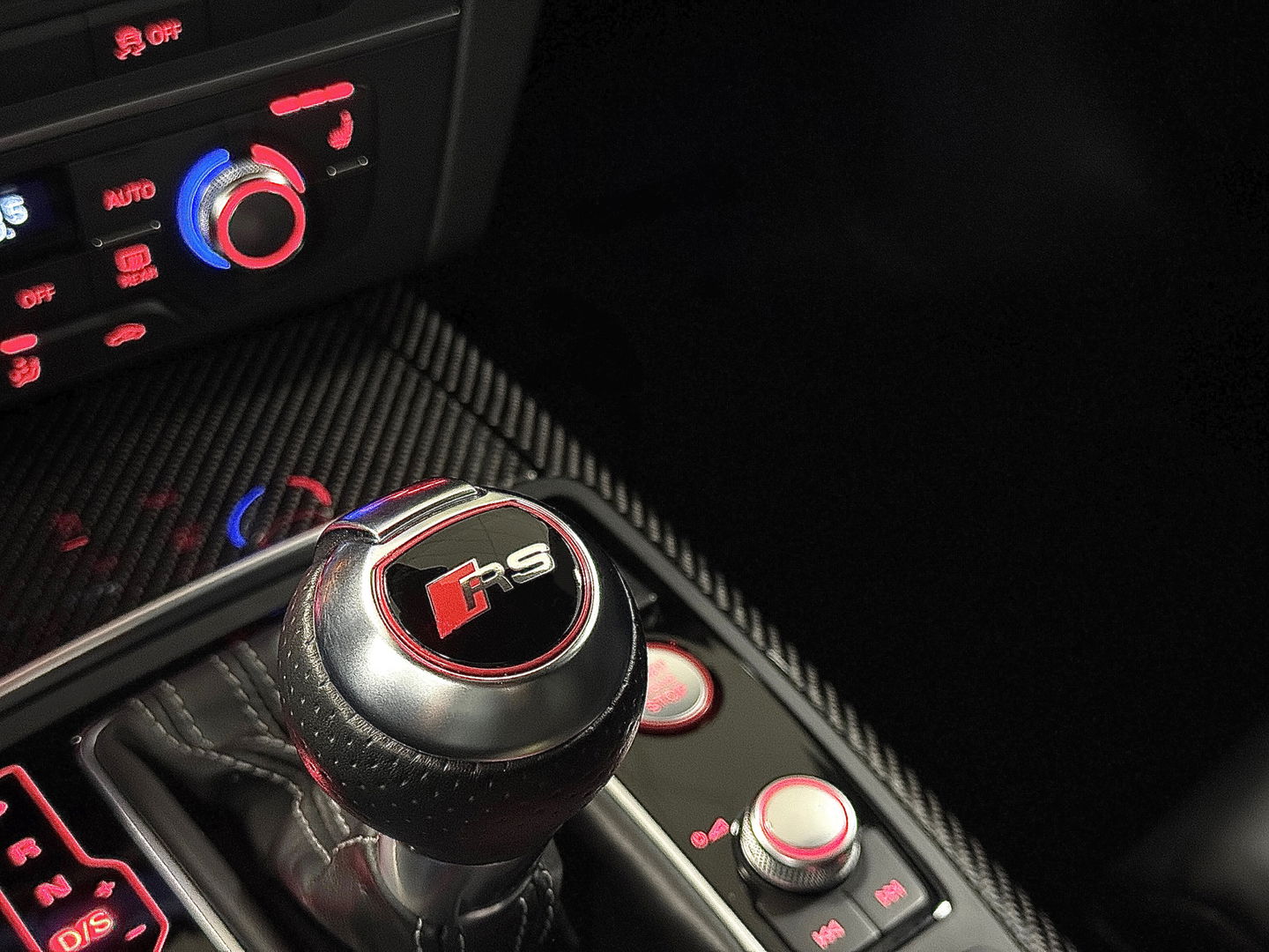 Audi RS6 4.0 TFSI Quattro Performance Pro Line Plus | 605 PK! | Keramische Remmen | Panoramadak | Leder | Apple Carplay | Android Auto | Adaptieve Cruise Control | Dodehoek Sensor | Lane Assist | Bose | 360° Graden Camera |