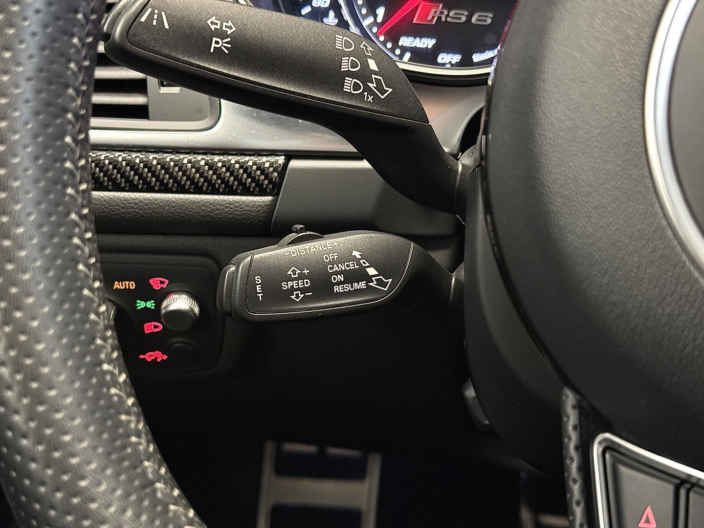 Audi RS6 4.0 TFSI Quattro Performance Pro Line Plus | 605 PK! | Keramische Remmen | Panoramadak | Leder | Apple Carplay | Android Auto | Adaptieve Cruise Control | Dodehoek Sensor | Lane Assist | Bose | 360° Graden Camera |