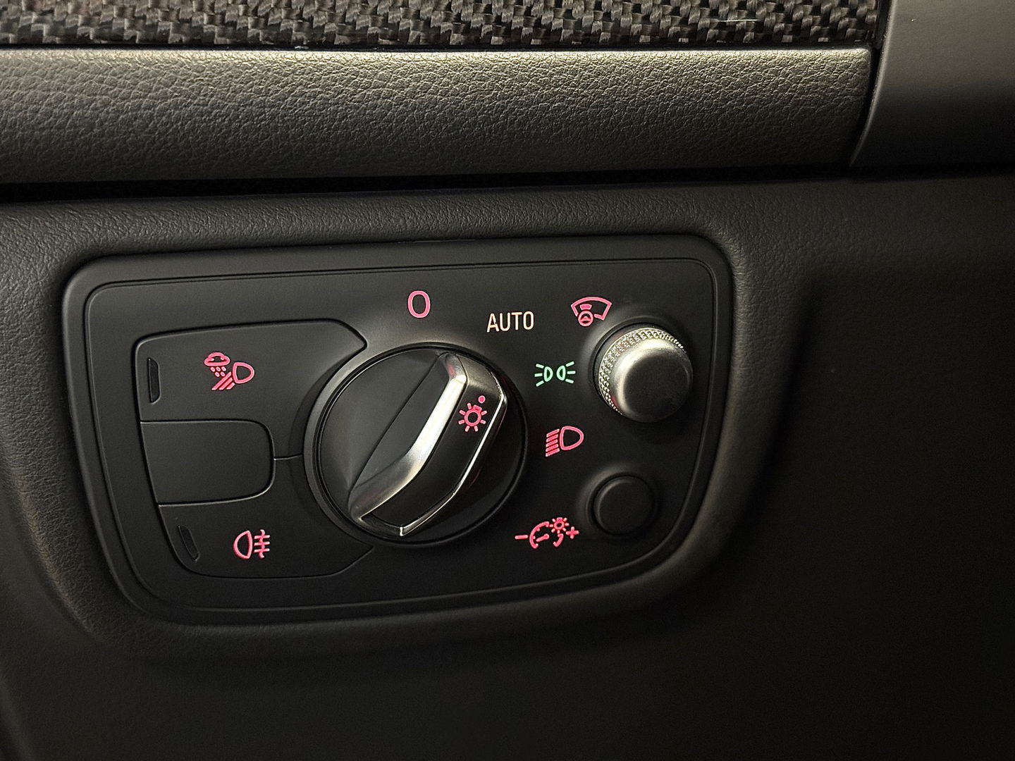 Audi RS6 4.0 TFSI Quattro Performance Pro Line Plus | 605 PK! | Keramische Remmen | Panoramadak | Leder | Apple Carplay | Android Auto | Adaptieve Cruise Control | Dodehoek Sensor | Lane Assist | Bose | 360° Graden Camera |