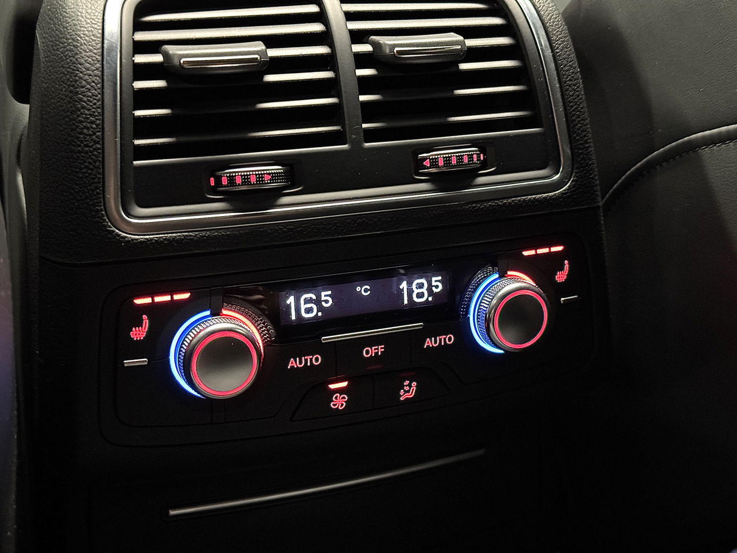 Audi RS6 4.0 TFSI Quattro Performance Pro Line Plus | 605 PK! | Keramische Remmen | Panoramadak | Leder | Apple Carplay | Android Auto | Adaptieve Cruise Control | Dodehoek Sensor | Lane Assist | Bose | 360° Graden Camera |