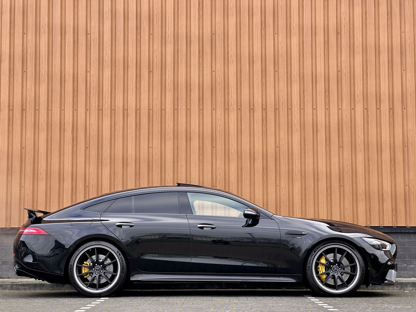 Mercedes-Benz AMG GT 4-Door Coupe GT 63 4MATIC+ Premium Plus | 640 PK! | 5 Persoons | Schuif/Kantel Dak | Performance Stoelen | AMG Dynamic Plus Package | AMG Aerodynamics Package |