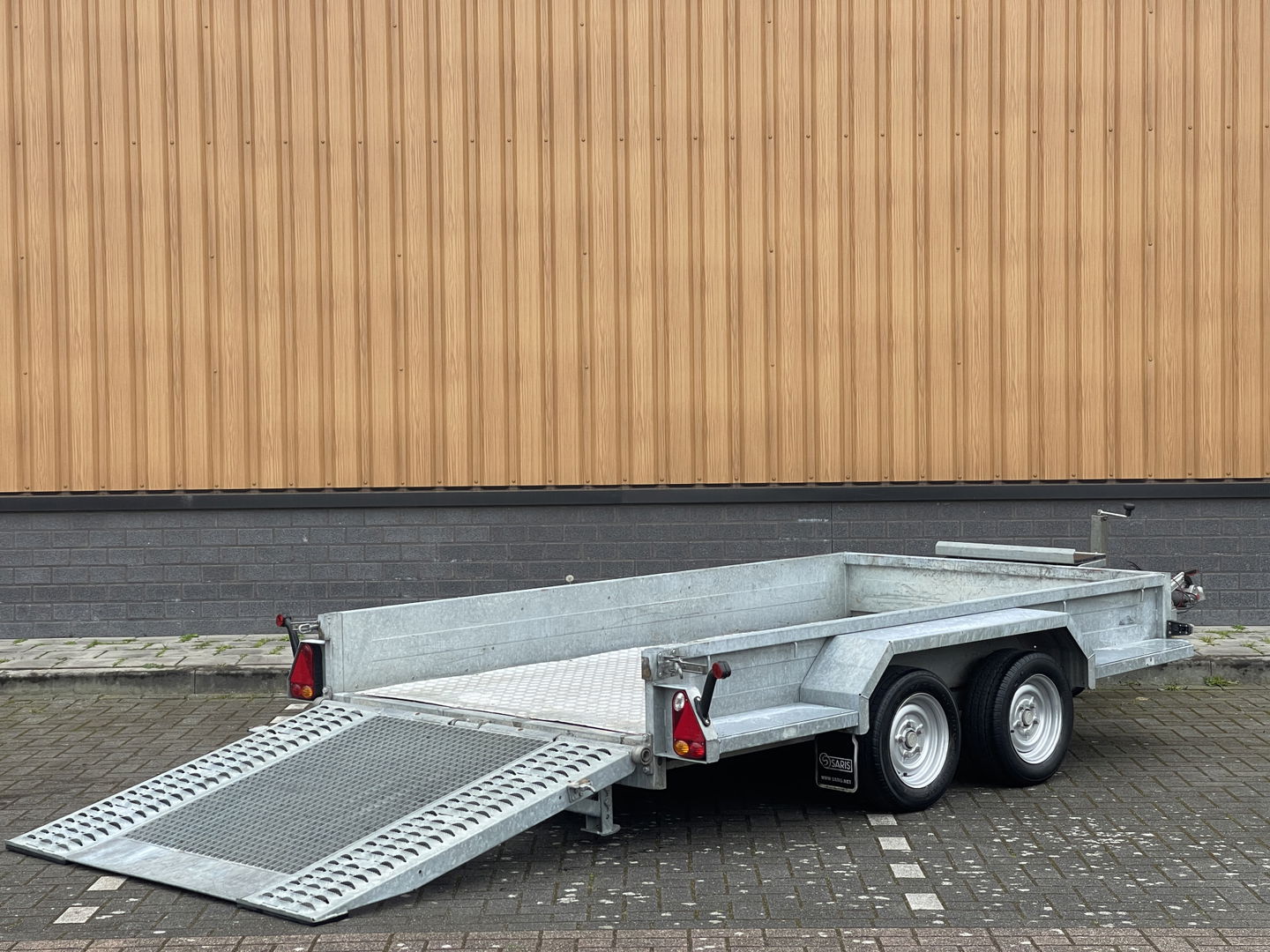 Saris C3000 | Marge! | Dubbelasser | Laadklep | 3000 KG!! |