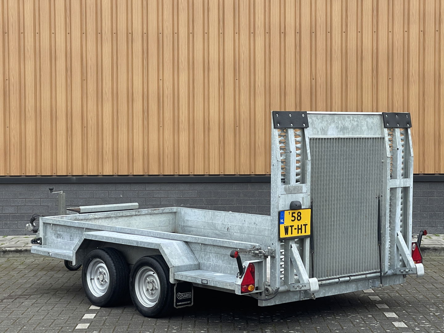 Saris C3000 | Marge! | Dubbelasser | Laadklep | 3000 KG!! |