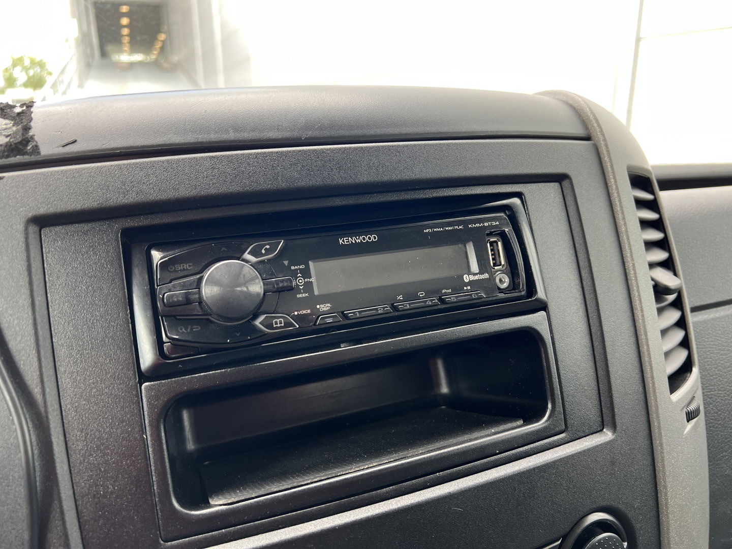 Volkswagen Crafter 50 2.0 TDI L2H1 | Airconditioning | Radio / CD Speler | 6- versnelling | Pick up | BTW vrij | 3 zits | Dubbel Lucht |