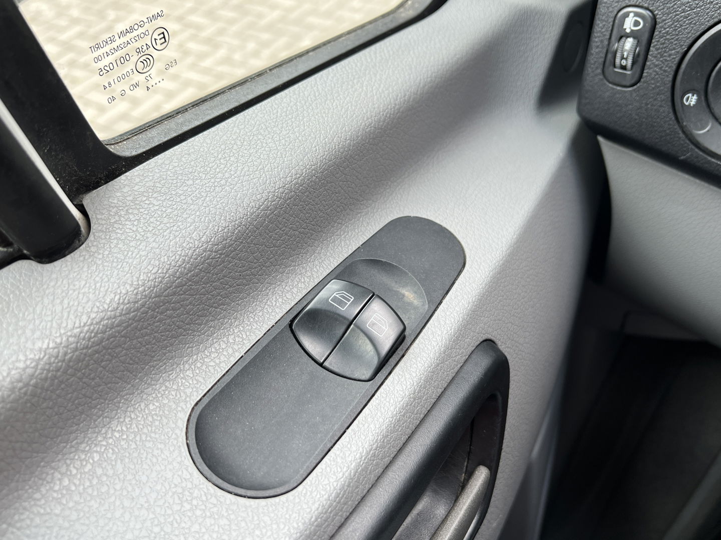 Volkswagen Crafter 50 2.0 TDI L2H1 | Airconditioning | Radio / CD Speler | 6- versnelling | Pick up | BTW vrij | 3 zits | Dubbel Lucht |