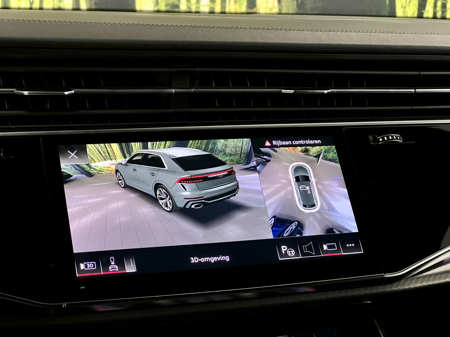 Audi RS Q8 4.0 TFSI RS Q8 quattro | Carbon Optiek Pakket | Dynamic Plus | Keramisch | 23'' lichtmetaal | Panoramadak | Massage | 600 Pk! | Head-up display | Trekhaak | Bang & Olufson |