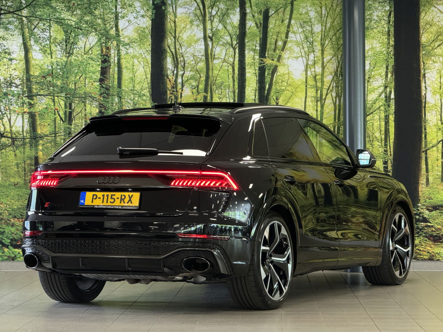 Audi RS Q8 4.0 TFSI RS Q8 quattro | Carbon Optiek Pakket | Dynamic Plus | Keramisch | 23'' lichtmetaal | Panoramadak | Massage | 600 Pk! | Head-up display | Trekhaak | Bang & Olufson |
