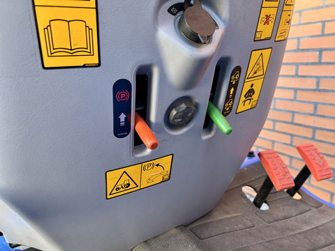 New Holland Boomer 25 | Aftak as voor + achter | Hefinrichting | 4WD | Differentieel slot | Cruise control | 58 uur | nieuw staat | trekhaak |