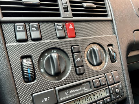 Mercedes-Benz C-Klasse 180 Sport | Schuif - Kanteldak | Stoelverwarming | Parkeersensoren | Elektrische Ramen | Elektrische Spiegels |