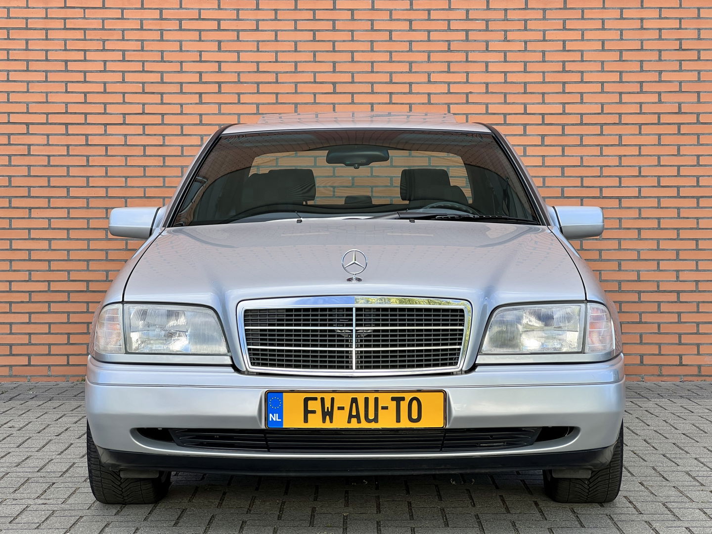 Mercedes-Benz C-Klasse 180 Sport | Schuif - Kanteldak | Stoelverwarming | Parkeersensoren | Elektrische Ramen | Elektrische Spiegels |