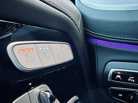 Mercedes-Benz G-Klasse 63 AMG Premium Plus | V8 | Burmester | 22" Lichtmetaal | Lederen bekleding | Massage | Widescreen | Alcantara hemelbekleding | Schuif/kantel dak |