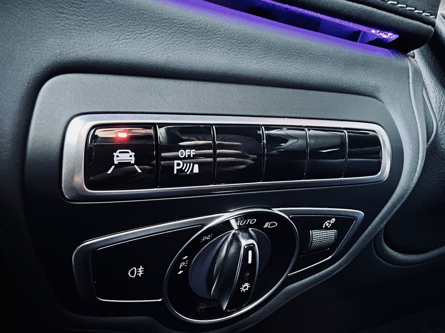 Mercedes-Benz G-Klasse 63 AMG Premium Plus | V8 | Burmester | 22" Lichtmetaal | Lederen bekleding | Massage | Widescreen | Alcantara hemelbekleding | Schuif/kantel dak |