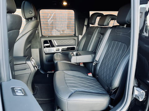 Mercedes-Benz G-Klasse 63 AMG Premium Plus | V8 | Burmester | 22" Lichtmetaal | Lederen bekleding | Massage | Widescreen | Alcantara hemelbekleding | Schuif/kantel dak |