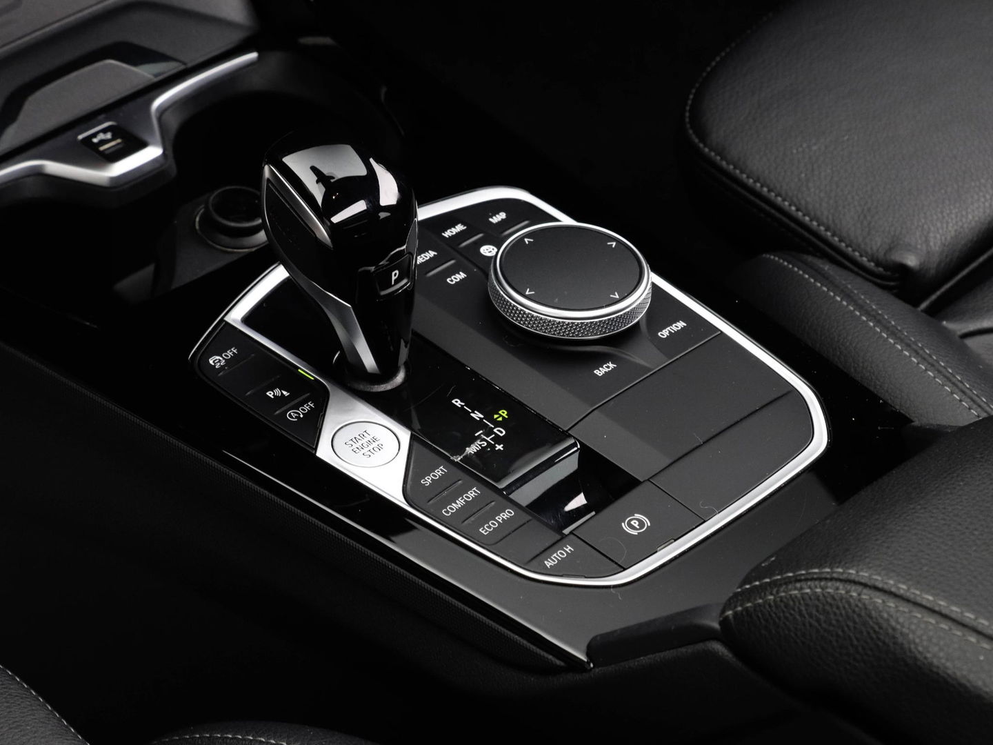 BMW 1-serie 120i M Sport Comfort Pro Pack Innovation | Pano Keyless Harman Kardon Head-Up