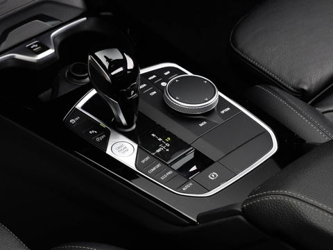 BMW 1-serie 120i M Sport Comfort Pro Pack Innovation | Pano Keyless Harman Kardon Head-Up