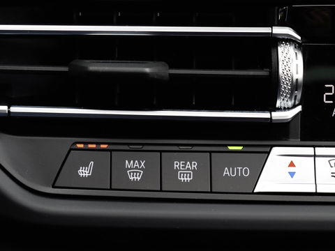 BMW 1-serie 120i M Sport Comfort Pro Pack Innovation | Pano Keyless Harman Kardon Head-Up