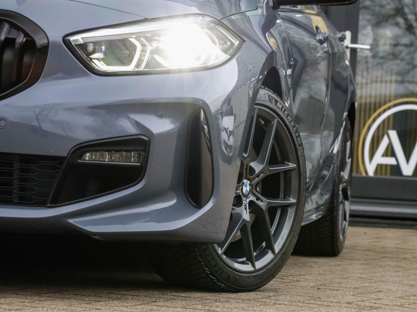 BMW 1-serie 120i M Sport Comfort Pro Pack Innovation | Pano Keyless Harman Kardon Head-Up