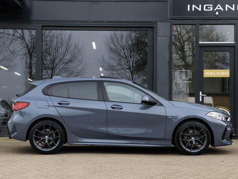 BMW 1-serie 120i M Sport Comfort Pro Pack Innovation | Pano Keyless Harman Kardon Head-Up