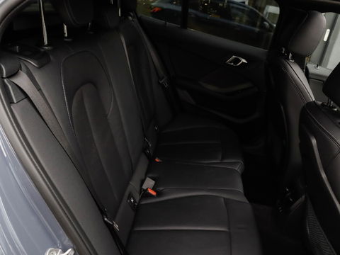 BMW 1-serie 120i M Sport Comfort Pro Pack Innovation | Pano Keyless Harman Kardon Head-Up
